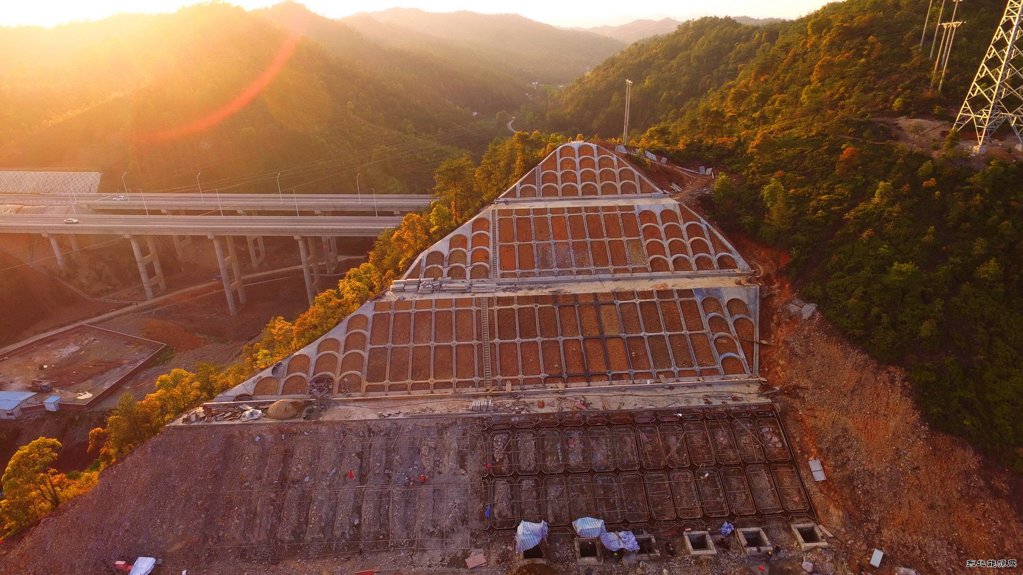 中国大桥之贵州北盘江大桥 - 专业建设 - 重庆能源职业学院