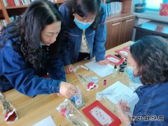 ��ף�����ˡ��ڵ���Ů������DIY����ɫ